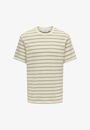 Camiseta a rayas en verde claro y crema, confeccionada en suave algodón. Presenta mangas cortas, cuello redondo y un corte relajado con un patrón texturizado.