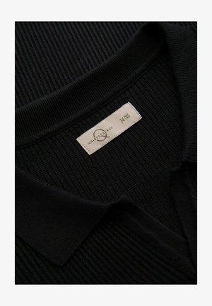 Ombre, BUTTONLESS WITH OPEN COLLAR - Polo - black