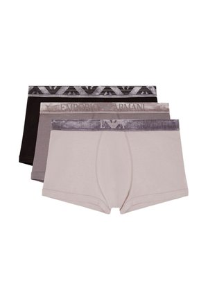 Drei Paar Herren-Boxershorts in Beige, Grau und Schwarz, jeweils mit elastischem Bund mit Emporio Armani-Logos.