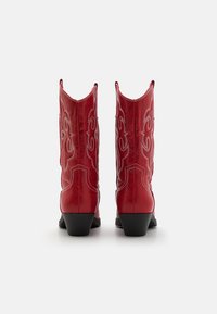 ONLY SHOES ONLBRONCO MID - Botas camperas - red