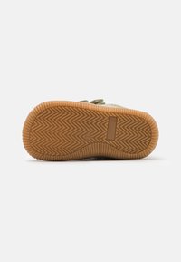 Woden TRISTAN - Boty se suchým zipem - dusty olive