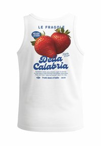 White tank top featuring a graphic of two red strawberries with green leaves. Text includes "LE FRAGOLE" and "Della Calabria" in blue.