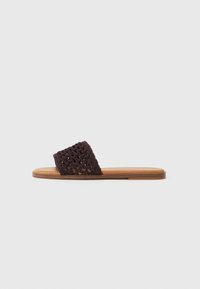 Unselected, dark brown
