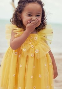 Next RUFFLE - REGULAR FIT - Nappali ruha - yellow daisy embroidered