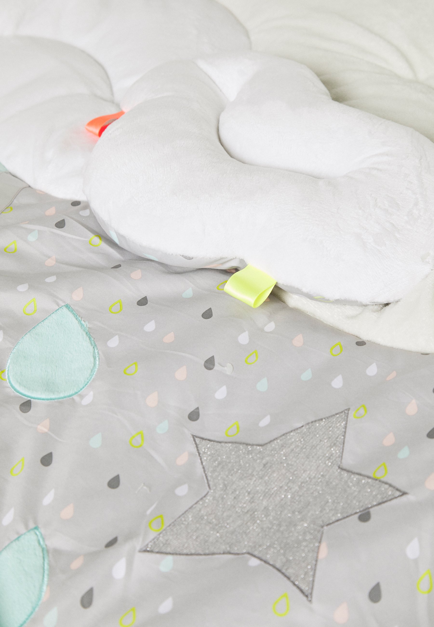 skip hop cloud activity gym