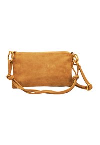 Sac bandoulière en suède tan avec une texture lisse, fermeture éclair et accents en métal doré. Doté d'une sangle tressée pour une longueur ajustable.
