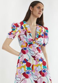 Glamorous CARE PRINT PUFF SHOULDER MIDI - Vestito casual - abstract rainbow print
