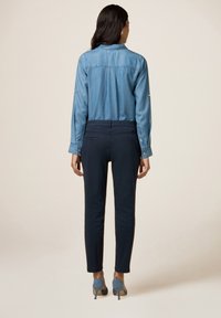 Oltre MISTO - Chino - blu