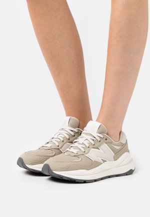 W5740 - Sneakers - green