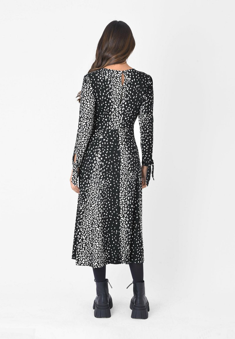 Damen Freizeitkleider | Ro&Zo Jerseykleid black/schwarz - NG06589 Damen Freizeitkleider | Ro&Zo Jerseykleid black/schwarz - NG06589