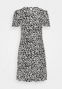 Kurzärmliges schwarzes Kleid mit einem weißen Tupfenmuster, einem V-Ausschnitt und einem Schlitzdetail am Rücken. Angenehme Stofftextur.