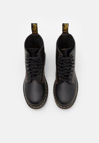 Dr. Martens Stivaletti stringati - black