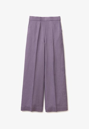 Lniane spodnie o szerokich nogawkach w kolorze lawendowym, z wysokim stanem i bocznymi kieszeniami, przedstawione na płasko na białym tle.