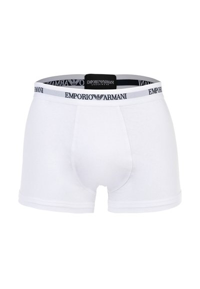 Λευκά ανδρικά εσώρουχα boxer Emporio Armani με ελαστική ζώνη μέσης με λογότυπο και διαμορφωμένη εμπρός θήκη, απεικονιζόμενα σε απλό λευκό φόντο.