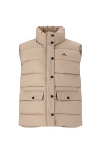 Beige pufferväst med hög krage, framtida knappar och två fickor med klaff; har horisontella sömmar och en liten logotyp på vänster bröst.