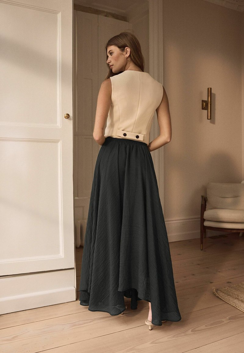 Next PREMIUM ASYMMETRIC TEXTURED REGULAR FIT - Maxi skirt - black  