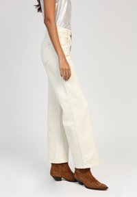 AN'GE Jean flare - ecru