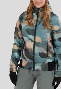 Donsjack met een multicolored abstract ontwerp in tinten blauw, groen en perzik. Voorzien van een rits aan de voorkant en brede elastische manchetten.