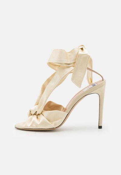 MOSCHINO CLOUD WITH HANDLE AND PADLOCK - Sandales à talons hauts - beige