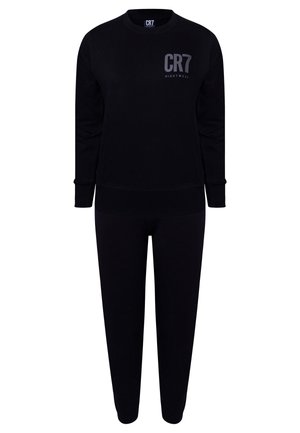 Sort langærmet sweatshirt og bukser sæt med "CR7 Nightwear" logo på øverste venstre bryst, designet til behageligt nattøj.