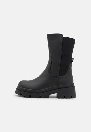 Platform boots - black