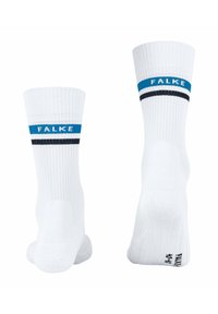 Vita bomullssockor med ribbat mönster, prydda med blå och svarta ränder nära mudden och logotypen "FALKE" vävd på sidan.