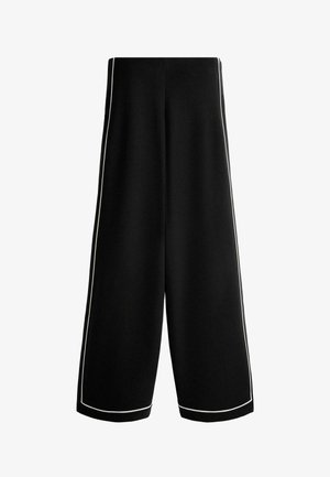 Čierne nohavice s širokými nohavicami, vysokým pásom a bielym pruhom pozdĺž bočných švov a lemov, zobrazené na bielom pozadí.