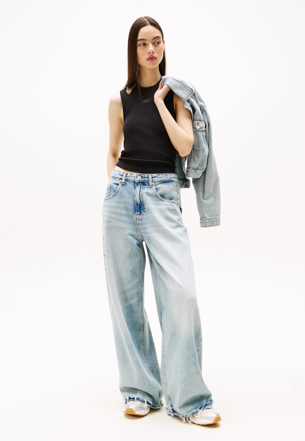 SLIM SCRIPT TANK  - Top4