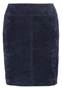 Marinblå rörskjol i mocka med en slät textur, med en enkel midja och en central söm som löper vertikalt ner längs framsidan.