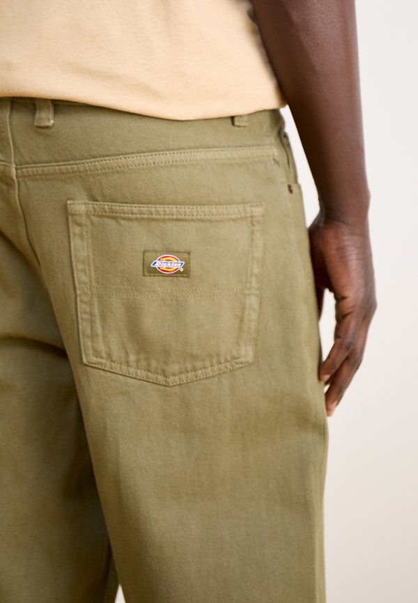 THOMASVILLE PANT - Relaxed fit jeans - military gr4
