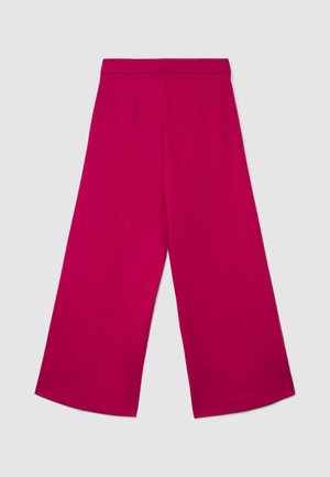 Pantalon à jambes larges de couleur magenta vif, en tissu lisse. Caractérisé par des plis à la taille et une coupe ample et fluide.