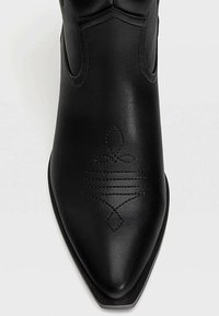 Stradivarius Kovbojské/motorkářské kozačky - black