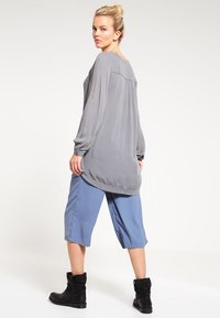 Kaffe KAAMBER V-NECK - Túnica - smoked pearl