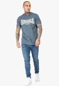 Lonsdale NORMALE PASSFORM 3ER PACK  - Trükipildiga T-särk - black green blue