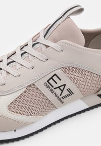 EA7 Emporio Armani Tenisky - light grey
