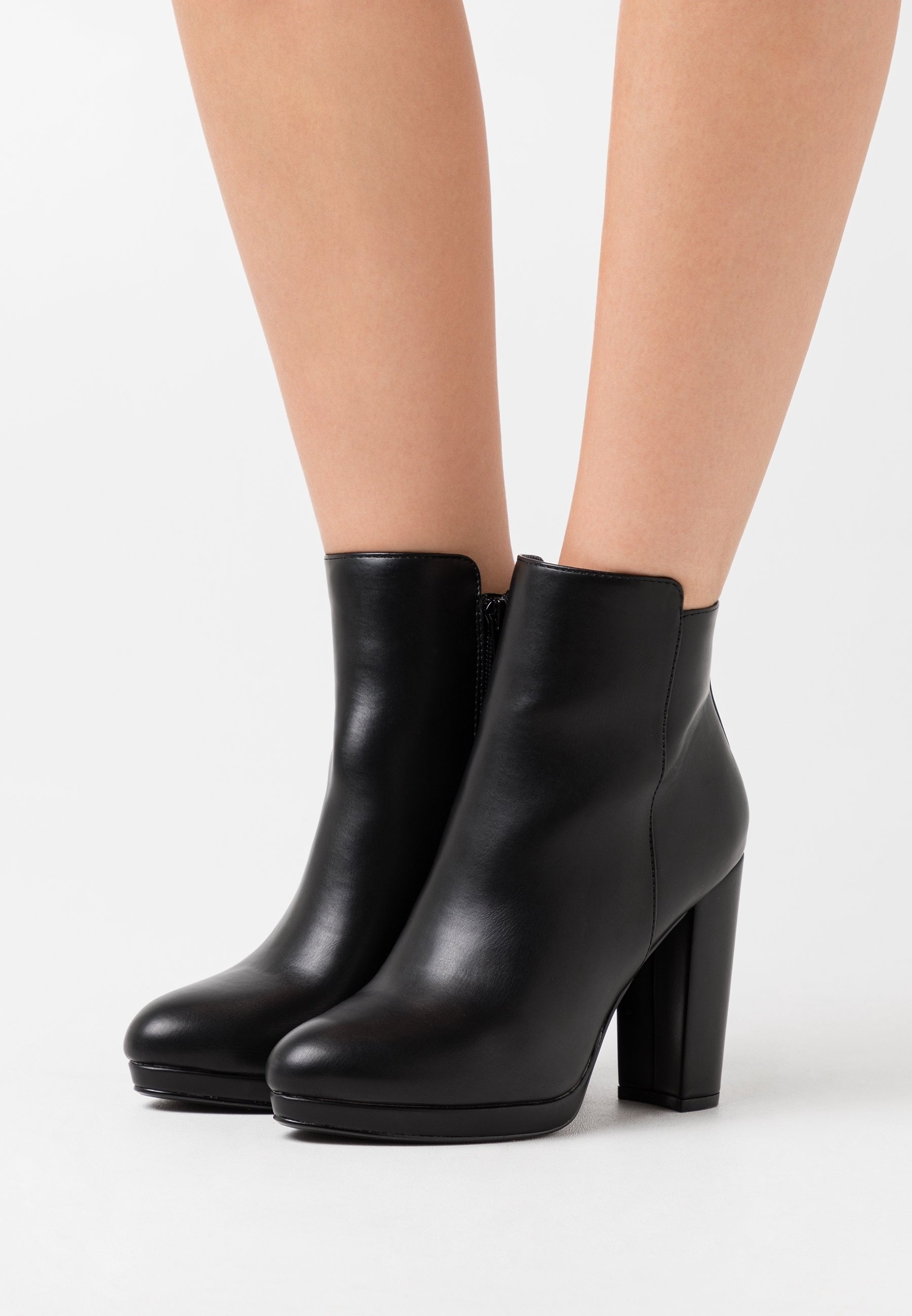 Buffalo High heeled ankle boots black (Pre-owned) Zalando