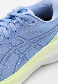 ASICS GEL-KAYANO 30 - Zapatillas running asfalto - light sapphire/light blue