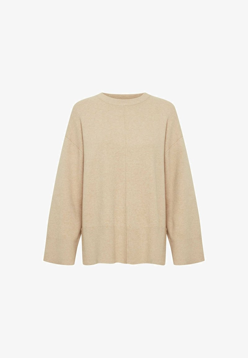 Pull beige à manches longues, taille XL, avec un col rond et une texture douce. Présente un détail de couture se prolongeant verticalement sur le devant.