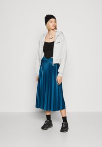VILA VINITBAN MIDI  - Φούστα σε γραμμή Α - morrocan blue