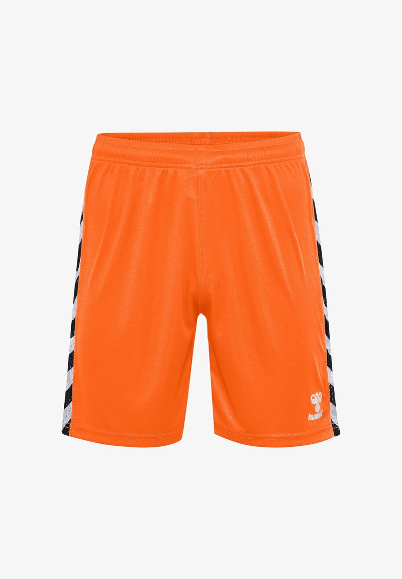 Orange Sportshorts aus glänzendem Material mit einem schwarz-weißen Chevronstreifen an den Seiten und einem Logo auf der unteren Vorderseite.
