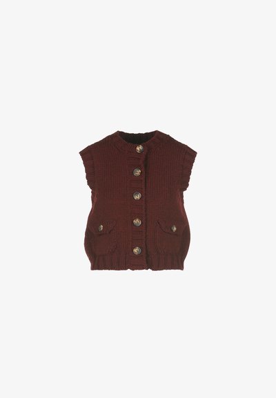 Stickad ärmlös väst i mörk burgundy med rund halsringning, sju knappar och två framfickor med ribbad detalj längs kanterna.