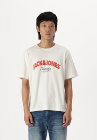 Jack & Jones JORBRONX ARCH BIG TEE  - T-shirts print - bright white\forestriver\mountains\antiquew\black