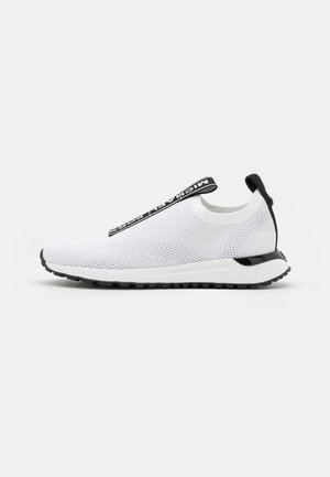 BODIE SLIP ON - Baskets basses - opticwhite
