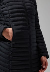 Berghaus Vinterkappa /-rock - black