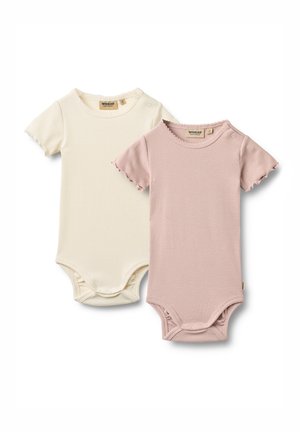 Dos bodys para bebé, uno en crema y otro en rosa empolvado, con mangas cortas, textura acanalada, bordes en forma de ola y broches a presión en la parte inferior.