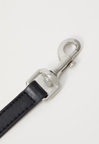 Thumbnail Image 5