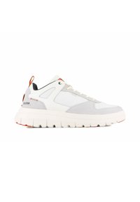 Jasnoszare sneakersy z białymi panelami z siateczki i wyściółką. Posiadają pomarańczowy akcent na pięcie i sznurowaną konstrukcję. Teksturowane materiały.