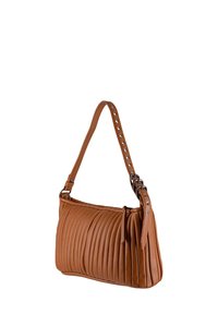 Borsa a tracolla in pelle trapuntata marrone con una sola cinghia e dettagli borchiati. Caratterizzata da una forma rettangolare e una superficie testurizzata.