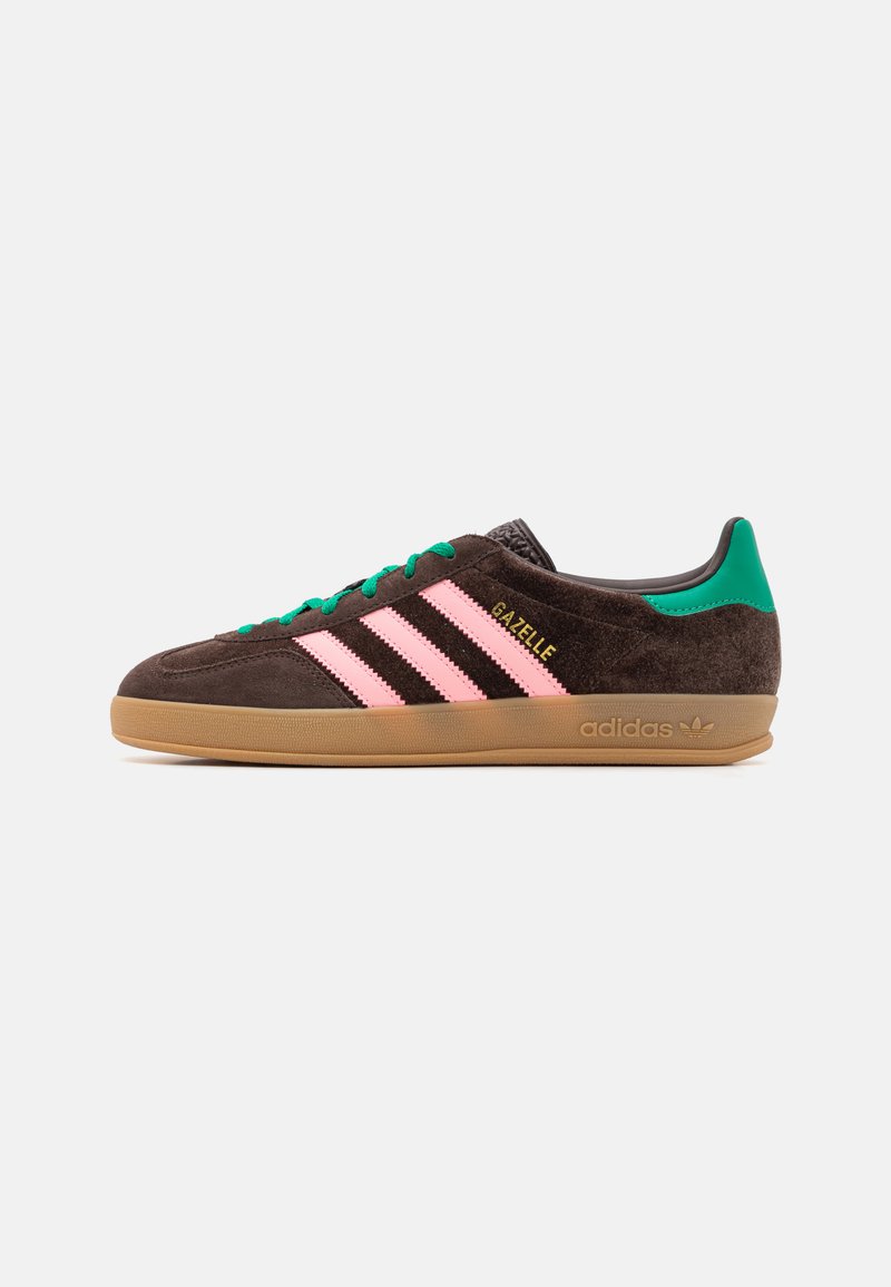 adidas Originals - GAZELLE INDOOR - Sporta apavi - dark brown/glow pink/court green, Palielināt