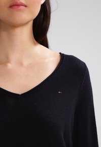 Hilfiger Denim Stickad tröja - black
